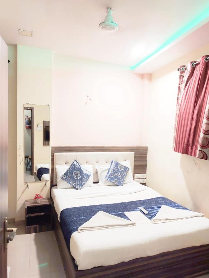 Hotel Golden Galaxy - Santacruz East Mumbai Exterior foto