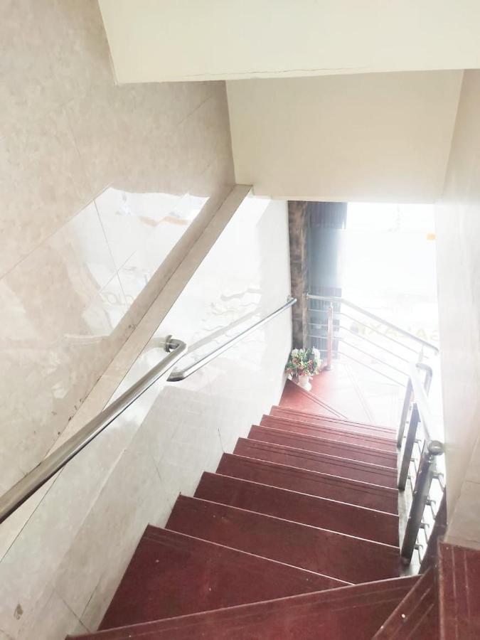 Hotel Golden Galaxy - Santacruz East Mumbai Exterior foto
